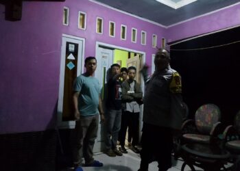 Pasca Viral, Warga Geruduk Rumah Terduga Oknum Guru Cabul di Lulut