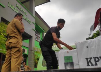 Kelurahan Jatirangga Geber Pengiriman Logistik Kotak Suara Pemilu Ke 48 TPS