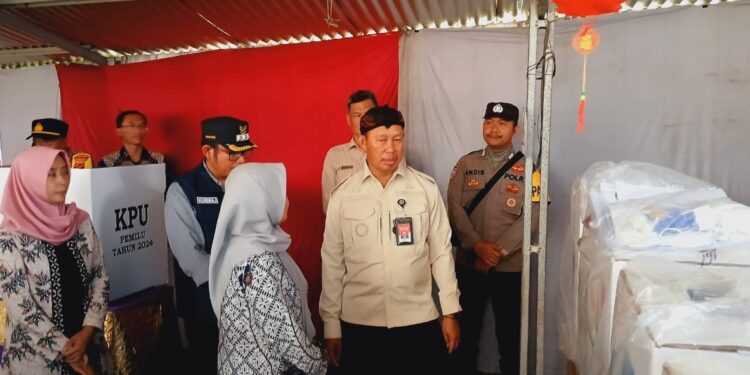 H-1 Pemilu Serentak, Pj. Bupati Bogor Kunjungi TPS di Gunungputri