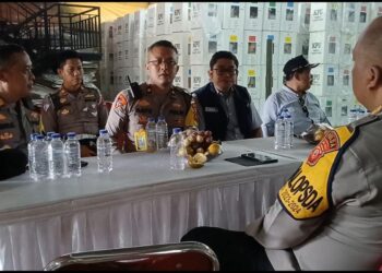 Karo OPS Polda Jabar Didampingi Kabag OPS Polres Bogor Kunjungi Gudang PPK Kecamatan Gunungputri