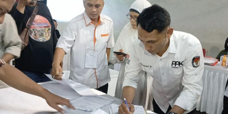 Ketua PPK Kecamatan Gunungputri Hindari Media, Menginjak 6 Hari Belum Ada Desa yang Selesai Penghitungan Suara