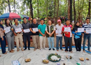 Pengurus RW 21 Desa Ciangsana Beri Reward Untuk 7 TPS, Ini Kata H.Udin Saputra