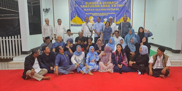 Alumni Petri pada Momen Ramadhan Tebar Kebaikan dengan Santuni Anak Yatim