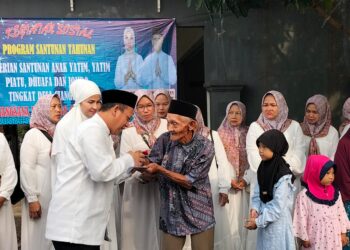 300 Yatim, Dhuafa dan Jompo Penuhi Kediaman H.Udin Saputra