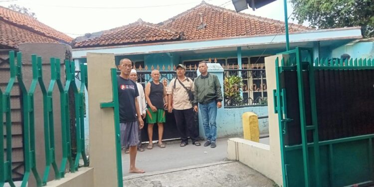 Bangunan Tua, Rumah di Ciomas Ambruk