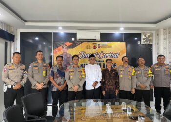 Jum’at Curhat, Warga Gunung Sindur Keluhkan Bau Hewan Ternak