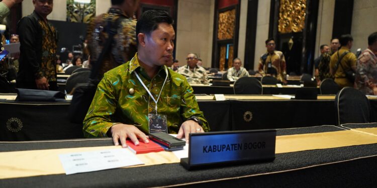 RUPS Tahunan Bank BJB, Bey Minta BJB Beri Literasi Kepada Masyarakat Tentang Pinjol