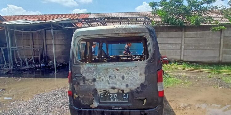 Gereja Bethel Indonesia Terbakar, Beberapa Mobil yang Terparkir Hangus Terbakar