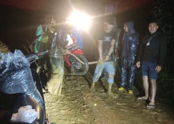 Longsor Kp.Wangun, Akses Jalan Warga Menuju Sukamakmur Tersendat