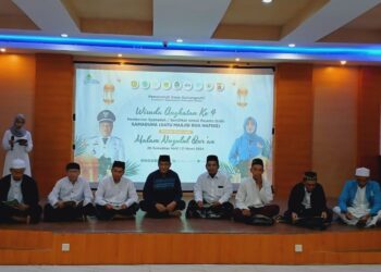 Pemdes Gunung Putri Wisuda Santri Samaduha