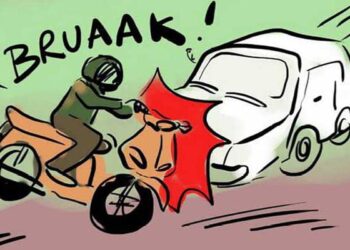 Adu Banteng, Pemotor Tewas di Tempat