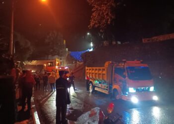 Longsor di Citaringgul, Jalan di Tutup