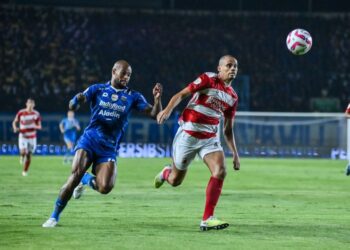 Persib Bandung Taklukkan Madura United 3-0