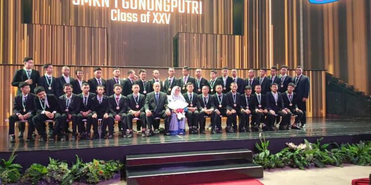 Trans Studio Mall Jadi Saksi Pelepasan Siswa SMKN 1 Gunung Putri, Ini Pesan Aman Sihombing