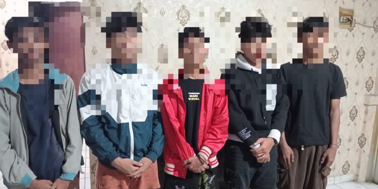 Hendak Tawuran, 5 Pemuda Ini di Giring ke Kantor Polisi