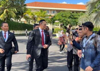 Antusias Ikuti Pembukaan World Water Forum, Menteri AHY Jalan Kaki
