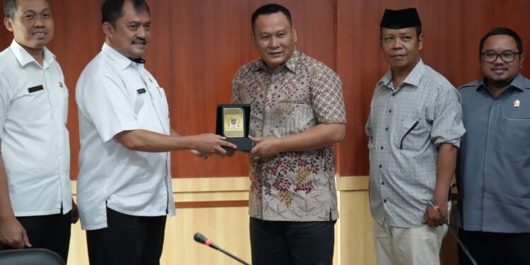 Pelajari Mekanisme Internet Sehat, DPRD Kota Depok Studi Banding ke Diskominfo