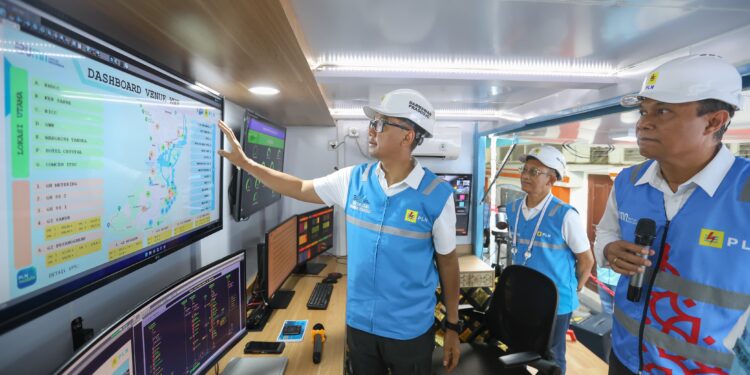 Pastikan Keandalan Listrik, Dirut PLN Tinjau Posko Utama Kelistrikan KTT WWF