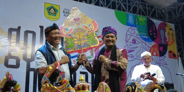 Melalui Pagelaran Wayang Golek, Pj. Sekda Kabupaten Bogor Ajak Masyarakat Lestarikan Warisan Budaya