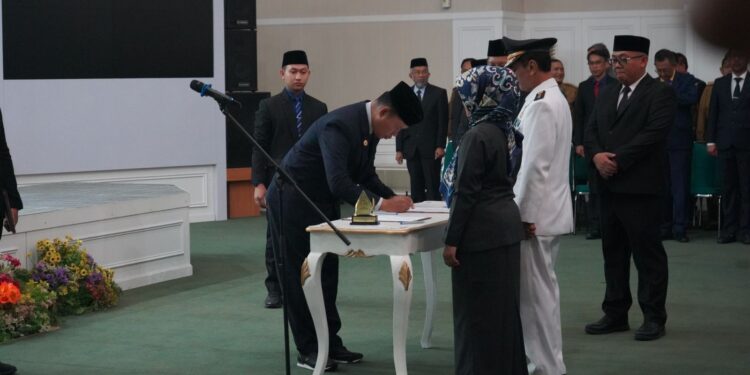 Pj. Bupati Bogor Lantik Pejabat Administrator dan Pejabat Pengawas
