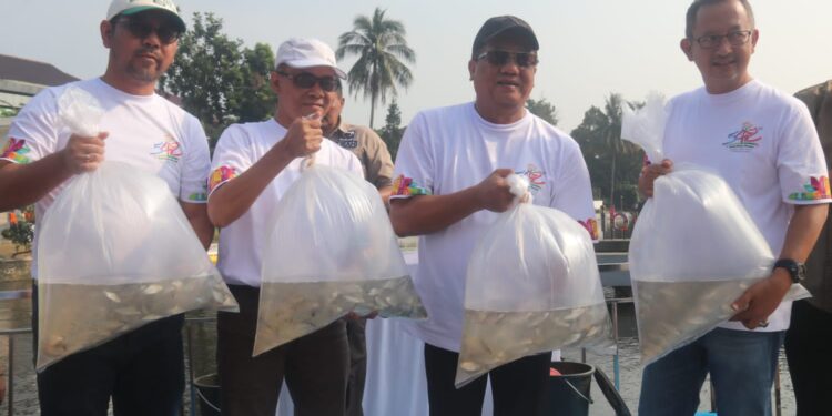 Jaga Fungsi Setu, Benih Ikan dan Bibit Pohon Ditebar Pemkab Bogor