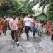 Blusukan di Riau Ala Menteri AHY, Dari Melewati Jalan Lumpur Sampai Swafoto di Kebun