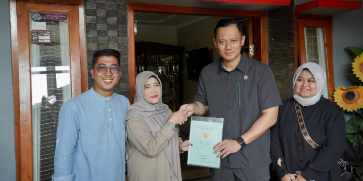 Setelah 59 Tahun, Rumah Mumun Baru Punya Sertifikat Karena Program PTSL