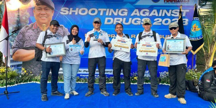 Bripka Intan Dian Kartini Raih Juara 2 Menembak Piala Praja Raksa Gurnita