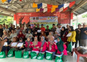 Alfamart Gandeng Pegiat Anggur Untuk Beri Pelatihan Warga Situsari