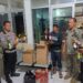 Pemilik dan Miras di Angkut Polsek Tenjolaya