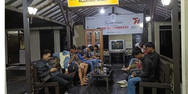 Kos-kosan H.Encin Digrebek, Ada Pesta Miras dan Pasangan Diluar Nikah