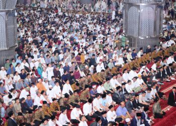 Salat Ied di Istiqlal, Menteri AHY: Mari Tingkatkan Kepedulian dan Semangat Berbagi