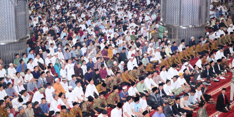 Salat Ied di Istiqlal, Menteri AHY: Mari Tingkatkan Kepedulian dan Semangat Berbagi