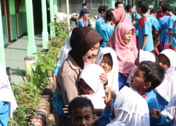 Brigadir Yuvina, Polwan Cantik Piawai Berbahasa Isyarat