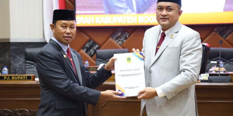 Rapat Paripurna, Pj. Bupati Bogor Sampaikan Raperda LPJP APBD TA 2023