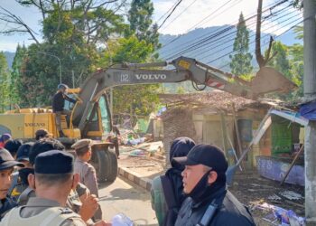 331 PKL Ditertibkan di Kawasan Puncak, Cecep Imam : Kita Pindahkan ke Rest Area