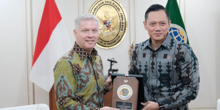 Menteri AHY Terima Audiensi Duta Besar Kanada untuk Indonesia