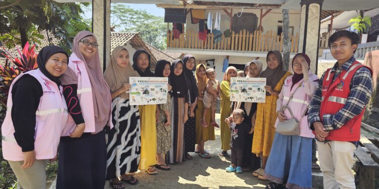 PLN UP3 Gunung Putri Beri Edukasi Kelistrikan pada Warga Sukamakmur