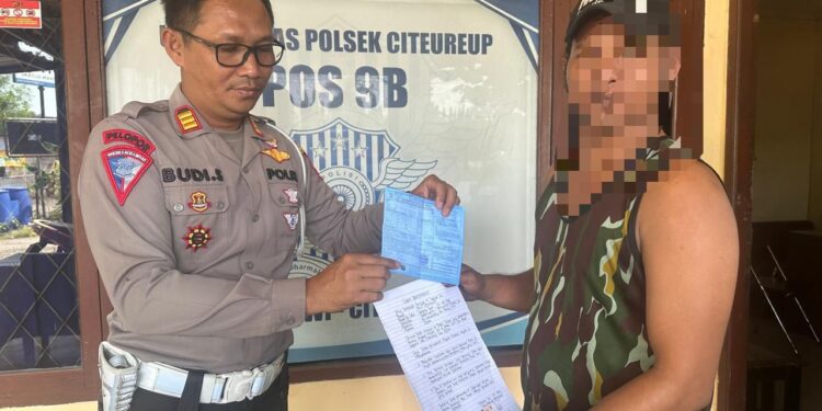 Viral Lawan Arah Lalu Lintas, Pengemudi Angkot Ini Kena Sanksi Tilang