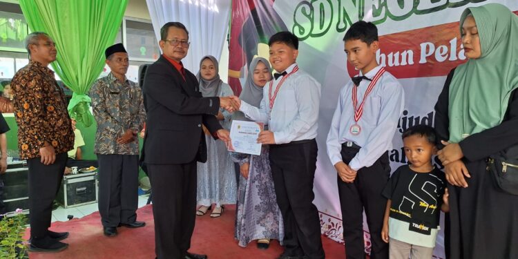 Lepas 79 Siswa Kelas VI, Ini Harapan Kepsek SDN Nambo 02