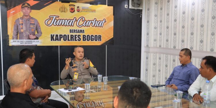 Jum’at Curhat, Kabag Ops Kompol Bayu: Keluhan Warga Klapanunggal dari Judi Online sampai Bank Keliling