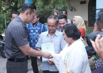 Terima Sertipikat, Warga Petuk Katimpun: Terimaksih Menteri AHY