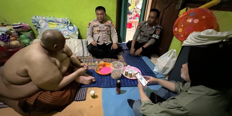 Kompol Waluyo Beri Dukungan Moril Kepada Penderita Obesitas