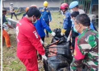 Mayat Pria Dengan Kelamin Terputus Mengapung di Kali Ciliwung