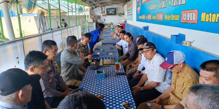 Pasca Demo Soal Jalan, Achmad Fathoni Diskusi Bareng Warga Pasir Angin, Ini Yang di Bahas