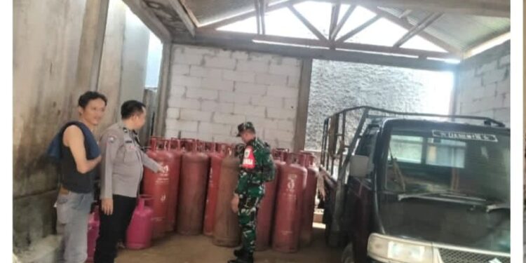 Polsek Gunungputri Kroscek Gudang Yang Diisukan Oplos Gas Subsidi
