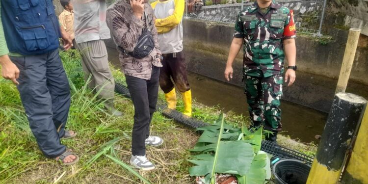 Tragisss !!! Mayat Bayi Perempuan “Ngambang” di Aliran Waterway PT Tamaris