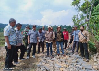 Tinjau Jalan Usaha Tani, Achmad Fathoni : Ini Bagian Komitmen Saya Bantu Petani