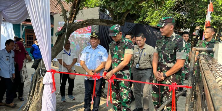Tangani Masalah di Desa Weninggalih, TNI dan Pemkab Bogor Bangun Sumur Bor, RTLH dan PLTS