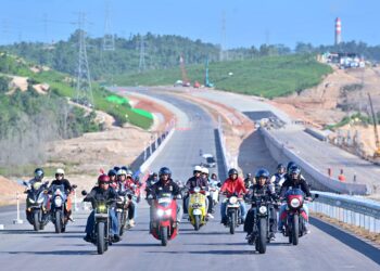 Wamen ATR/BPN Dampingi Presiden Resmikan Jembatan Pulau Balang, Akses Balikpapan-IKN Cuma 1,5 Jam